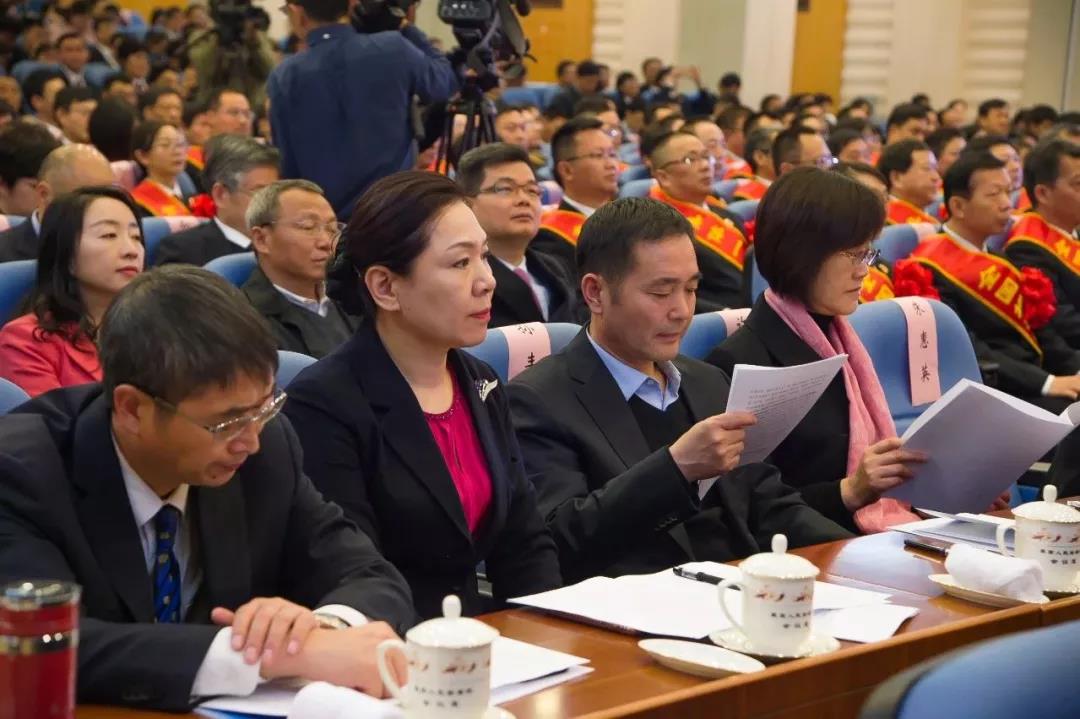 参加会议的部分全国人大代表和部分最高检专家咨询委员、特约检察员。程丁 摄